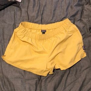 Women's Barely Baggies Shorts - 2½" inseam Surfboard Yellow size medium.